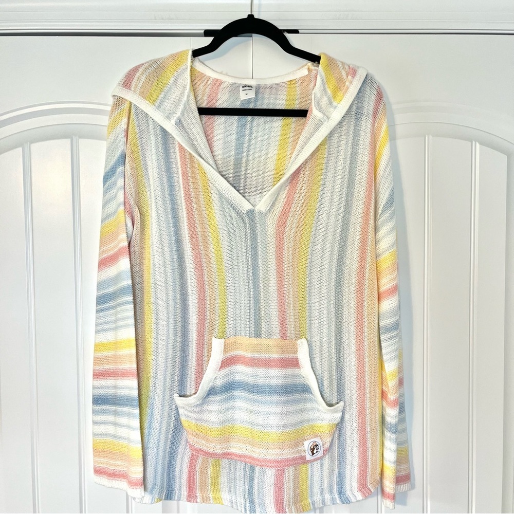 BUC-EE’S Baja Stripe Hoodie Colorful Sweatshirt Poncho Size Medium Bucees
